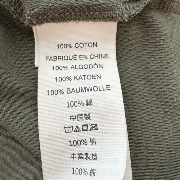 Vuori Women’s Sutton V Neck Tee - Picture 7 of 12